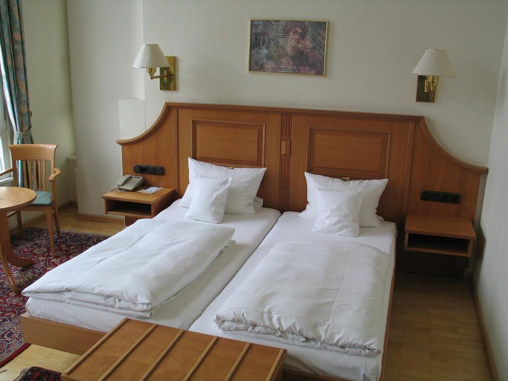 Hotel Roemischer Kaiser Trèves Extérieur photo