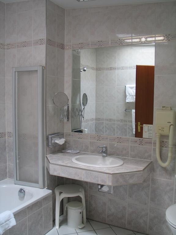 Hotel Roemischer Kaiser Trèves Extérieur photo