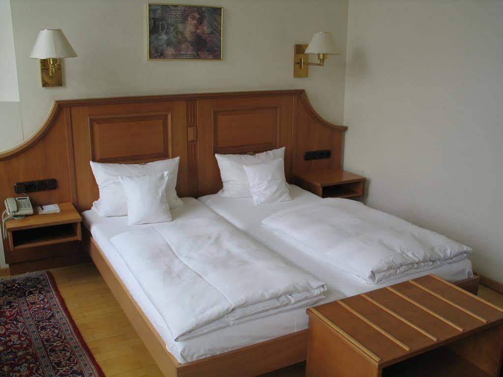 Hotel Roemischer Kaiser Trèves Extérieur photo